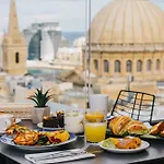 The Embassy 4*