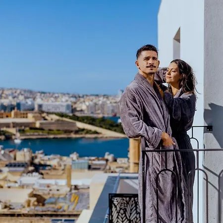 The Embassy فندق 4*