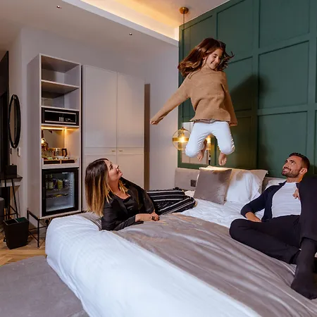 The Embassy 4*