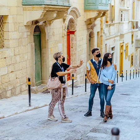 The Embassy فاليتا