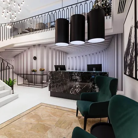 The Embassy فندق