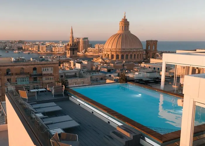 Hotel The Embassy 4*