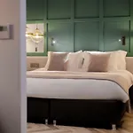 The Embassy Hotel 4*