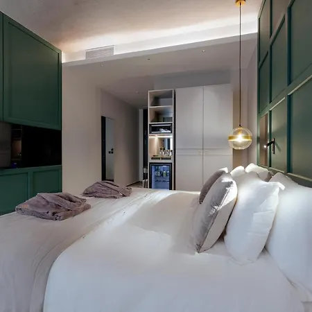 The Embassy Hotel 4*