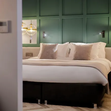 The Embassy Hotel 4*