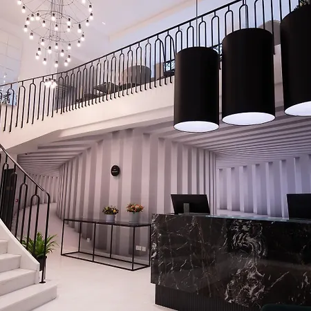 Hotel The Embassy 4*