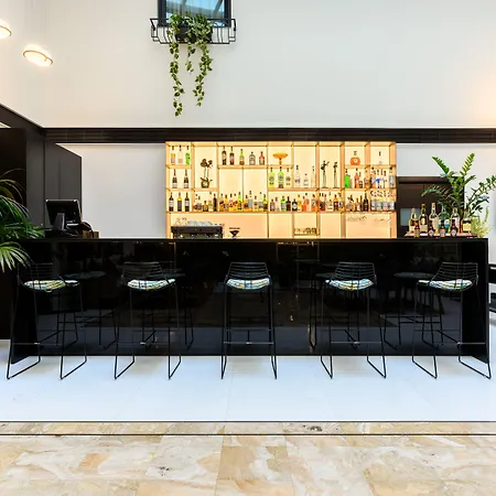 The Embassy Hotell 4*