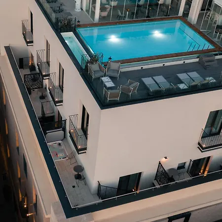 Hotel The Embassy 4*