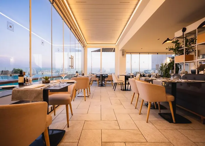 The Embassy Hotel 4*