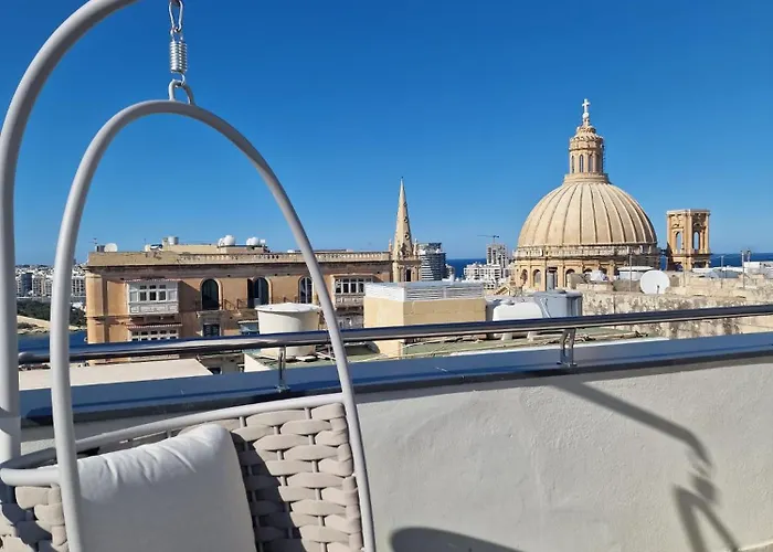 The Embassy Hotel 4*