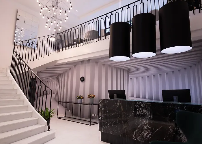 Szálloda The Embassy 4*