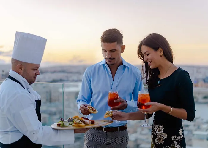 Hotel The Embassy 4*