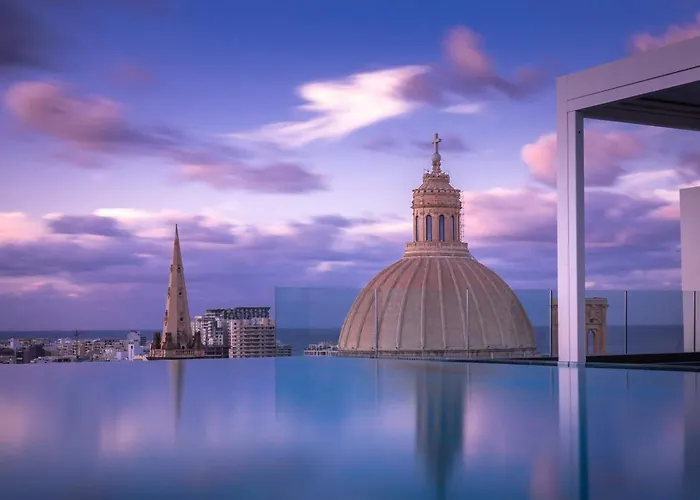 Hotel The Embassy 4*